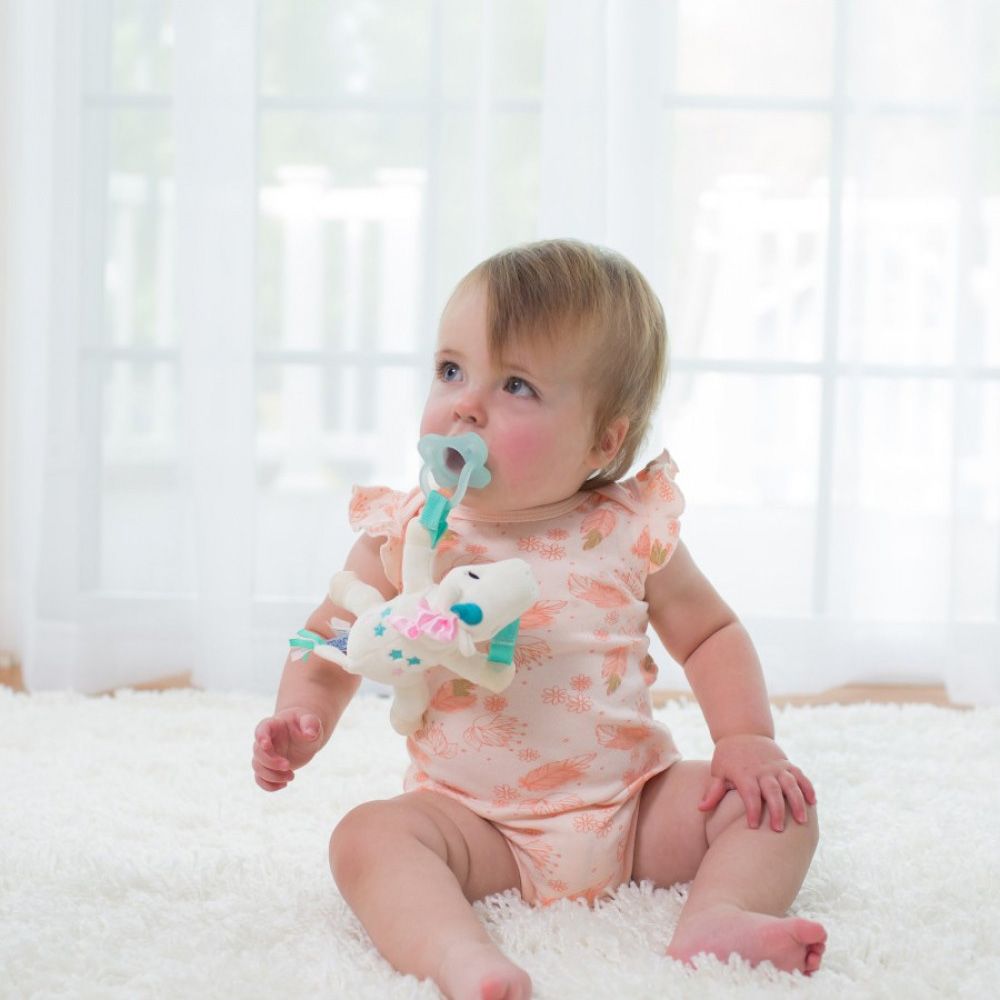 5 أخطاء شائعة في العناية ببشرة الطفل بالشتاء (وتجنّبها يحافظ على راحته)